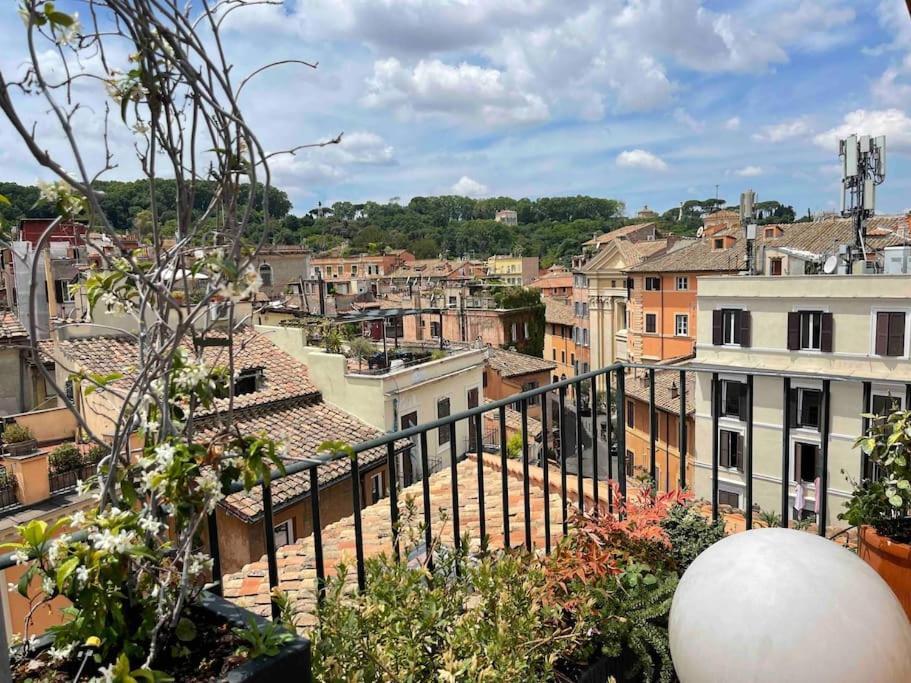The View In Trastevere * Roma